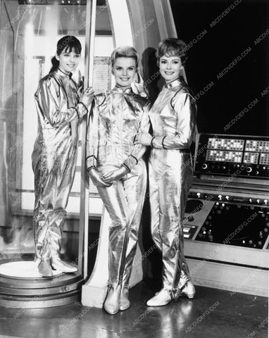 cast shot Lost in Space tv June Lockhart, Marta Kristen, Angela Cartwright 5795-14