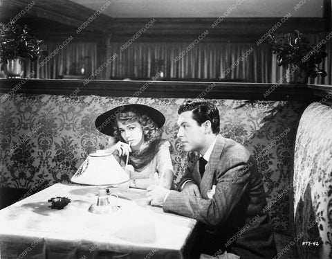 Anne Gwynne film scene Don't Get Personal 5903-27