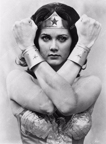 beautiful Lynda Carter TV Wonder Woman 5969-02