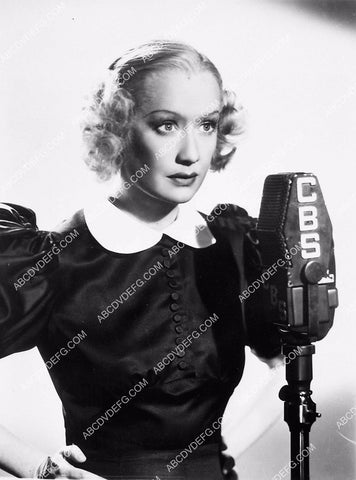 Miriam Hopkins at the CBS microphone 6006-16