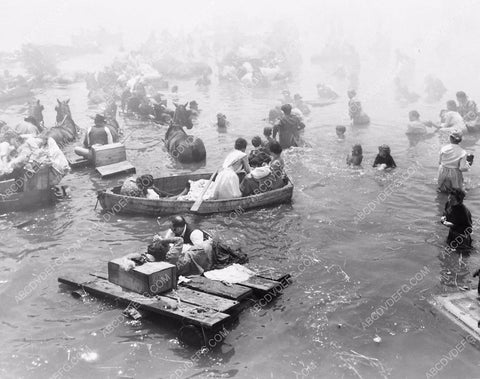 battling the fire sequence film In Old Chicago 6038-06