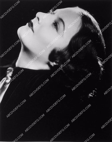 Barbara Stanwyck portrait 6103-26