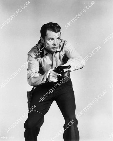 Audie Murphy fanning his six gun 6233-25