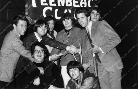 candid rock n roll group The Turtles at Teenbeat Club 6249-01