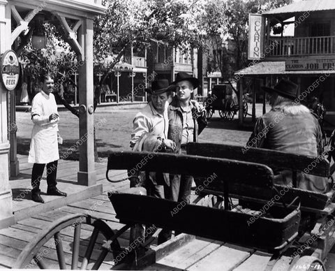 Robert Mitchum Shepperd Strudwick film The Red Pony 6272-35
