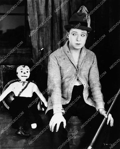Harry Langdon short subject film Three's a Crowd 6300-09