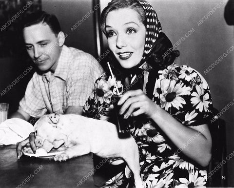 great candid Lupe Velez enjoying a soft drink and her dog enjoying lunch 6387-20