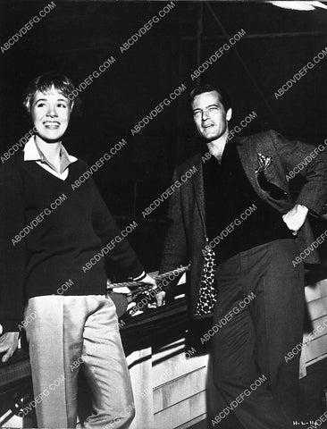 candid Julie Andrews and Robert Goulet on set 6389-05