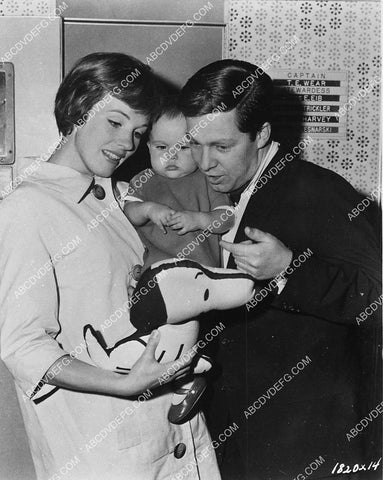 Julie Andrews w husband and child 6389-06