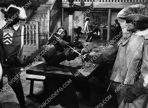 sword fighting sequence film The Three Musketeers 6473-13