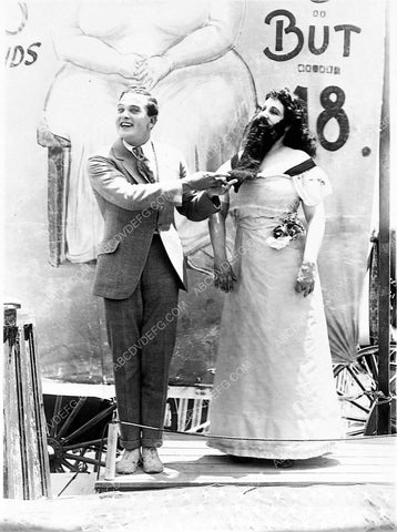 Herbert Rawlinson at circus with bearded lady silent film 6522-27