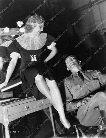 candid Ginger Rogers Fred Astaire behind the scenes 6572-30