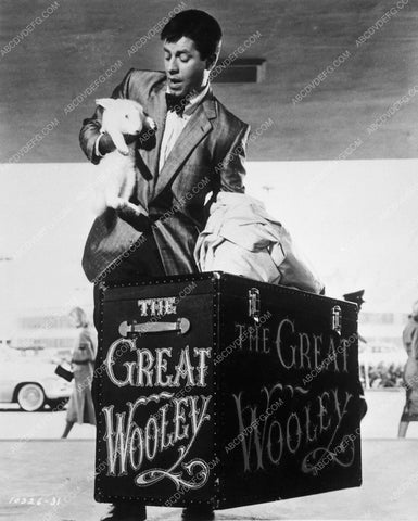 Jerry Lewis magician with rabbit in The Geisha Boy 6604-08