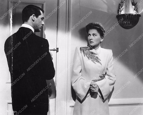 Cary Grant Joan Fontaine mystery film Suspicion 6619-04