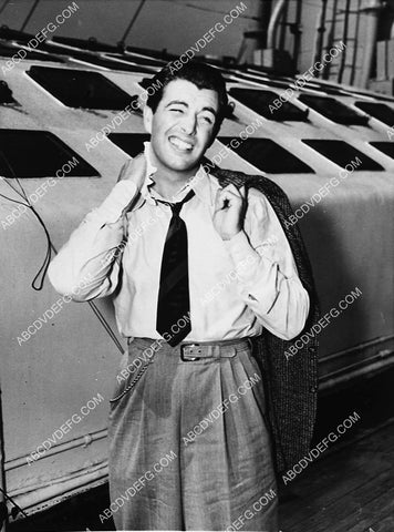 candid Robert Taylor on a ship 6640-09