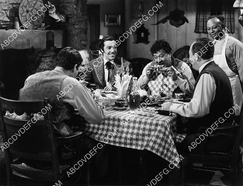 Cesar Romero Mantan Moreland film Viva Cisco Kid 6697-09