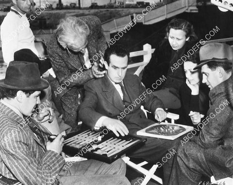 multi tasking Harold Lloyd plays backgammon w Lionel Stander and other game at same time 6766-30
