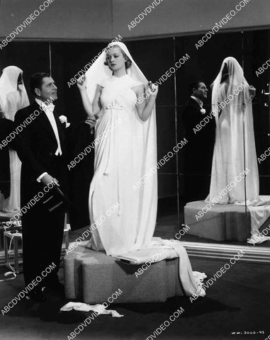 Warner Baxter, Joan Bennett film The Vogues of 1938 6877-010