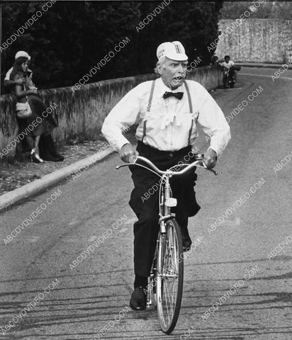 Laurence Olivier on a bicycle film A Little Romance 6907-12