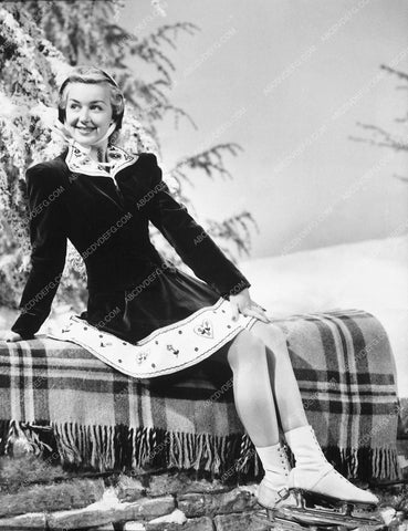 beautiful Anne Shirley portrait seated in ice skates 6974-02
