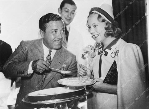 candid Sonja Henie Monty Banks dining out on the town 6977-04