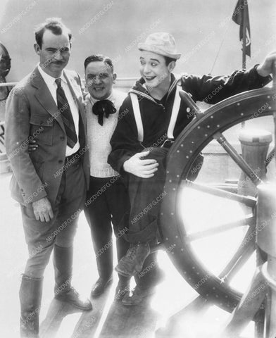 candid photo Harry Langdon director F. Richard Jones behind the scenes 7033-14
