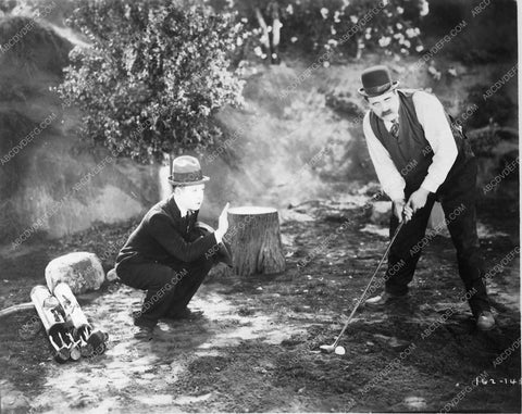 Harry Langdon plays golf in silent comedy short The Chaser 7033-18