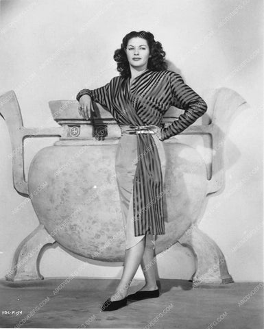 Yvonne de Carlo portrait 7033-35