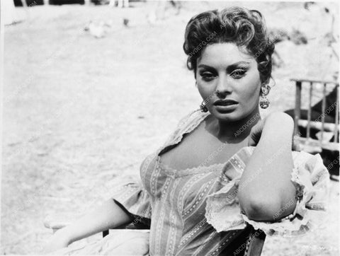 candid Sophia Loren sitting down between takes 7169-23