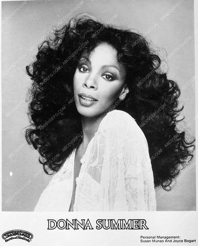 singer Donna Summer portrait 7231-30
