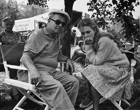 Jean Seberg w director Robert Rossen on set film Lilith 7249-31