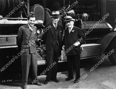 Carl Laemmle Sr and Universal folks w cool old fire engine truck 7356-33