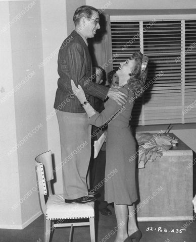 candid Tim Whelan Anne Jeffreys playing around and having some fun 7541-19