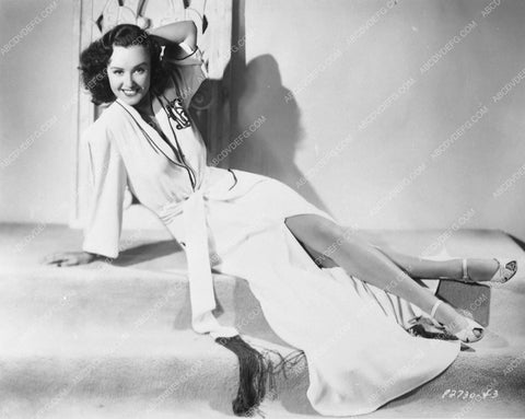 Margaret Lindsay sexy leggy bathrobe portrait 7566-08