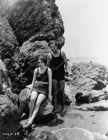 Billie Dove in swimsuit Huntley Gordon silent film Sensation Seekers 7667-08