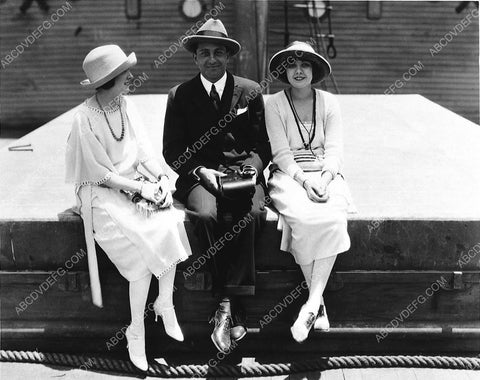 great candid Lila Lee and James Kirkwood maybe 7975-09