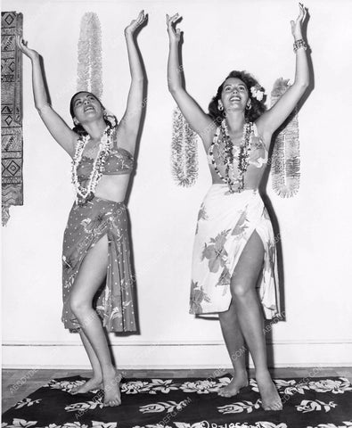 Aggie Auld Jinx Falkenburg film Song of Tahiti 81bx01-196