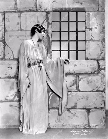 beautiful stage actress Pearl Regay stage play Connecticut Yankee 81bx01-280