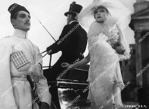 Robert Donat Marlene Dietrich film Knight Without Armour 8244-3