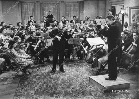 Jascha Heifetz Walter Brennan and the kids' orchestra film They Shall Have Music 8314-34