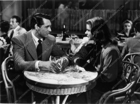 Cary Grant Ingrid Bergman Notorious 8509-18