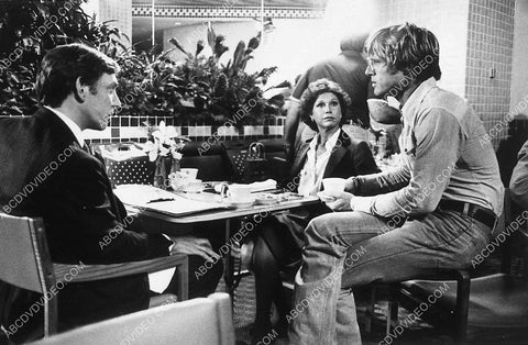 Mary Tyler Moore on set w Robert Redford film Ordinary People 8513-17