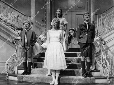 Angela Cartwright and the kids film The Sound of Music 8628-03