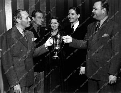 Jack Benny Don Wilson Phil Harris and a trophy for something 8662-15