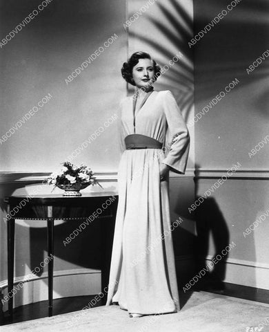 Barbara Stanwyck portrait 8730-12