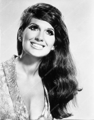Yvonne Romaine portrait 8995-17