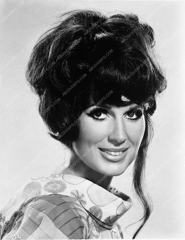 Yvonne Romaine portrait 8995-18