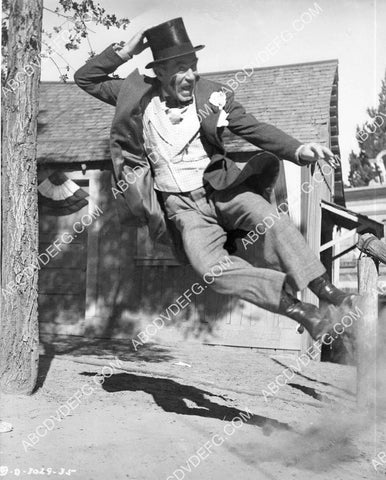 Andy Clyde kicking up his heels film That Texas Jamboree 8B11-235