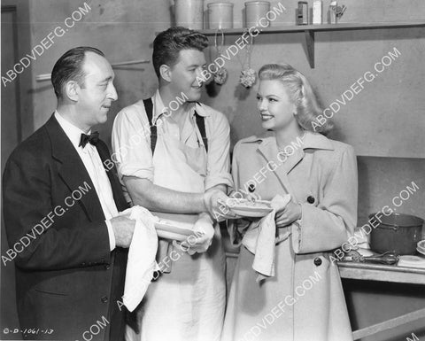 Allen Jenkins Fred Brady Marjorie Reynolds film Meet Me on Broadway 8B11-353