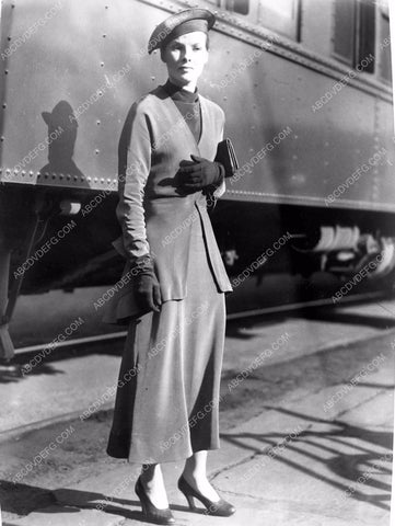 Katharine Hepburn arrives in Hollywood 8b03-185
